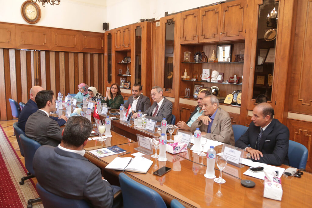 "جمعية رجال أعمال إسكندرية" تستقبل الملحق التركي بالإسكندرية لبحث الفرص المشتركة