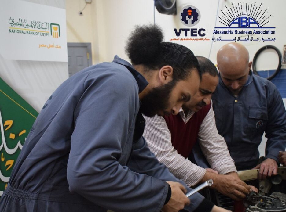                   " VTEC " والبنك الأهلي يُطلِقان برامج التمكين الاقتصادي للشباب وحاضنات الأعمال