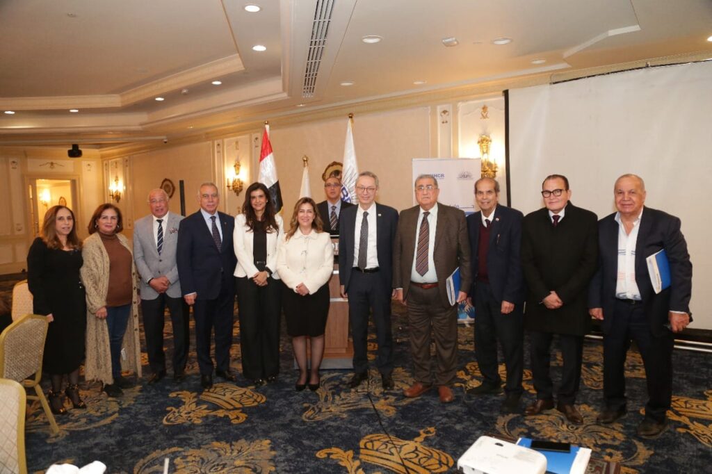 حوار استراتيجي لدعم اللاجئين على طاولة نقاش جمعية رجال أعمال إسكندرية و UNHCR